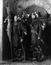 Monty python and the holy grail. Монти Пайтон Грааль. Монти Пайтон и священный Грааль 1975. Священный Грааль Монти Пайтона. Мой типайтон и священный Граль.