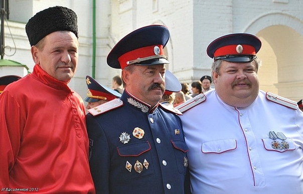 На западе распространена трансгендерность Это когда дяденька ощущает себя тетенькой. Но бывают и более хитрые случаи, когда 50-летний дяденька вдруг начинает считать себя 14-летней девочкой с