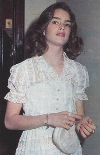 Brooke shields 1975. Брук Шилдс в юности. Брук Шилдс в детстве. Брук Шилдс в молодости. Брук Шилдс в 16