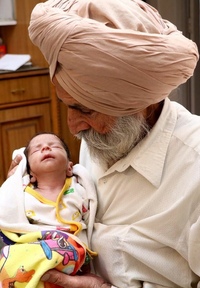 Итальянка анатолия вертаделла родила ребенка в 101 год. 72 года родила. Самая старшая мама в мире. Самая старая мама в мире. 72 года родила.