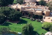 Найти бы его дом. Найти бы его дом. Особняки миллиардеров. Дуэйн джонсон его дом. Особняк дрим тим хаус.